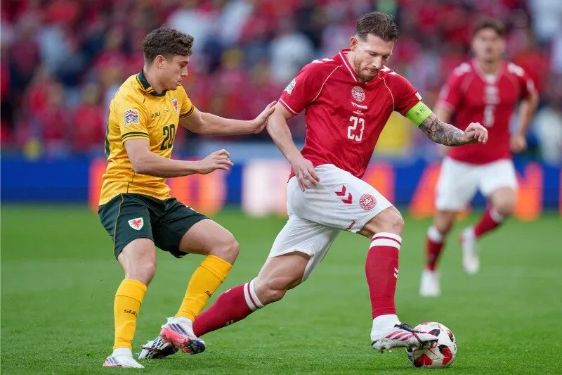 Xứ Wales quyết giành điểm trước Đan Mạch